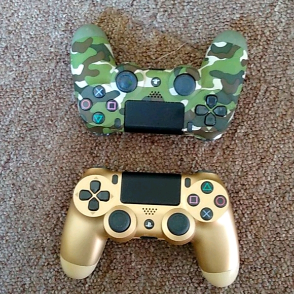 Video game controller - Picture 1 of 3